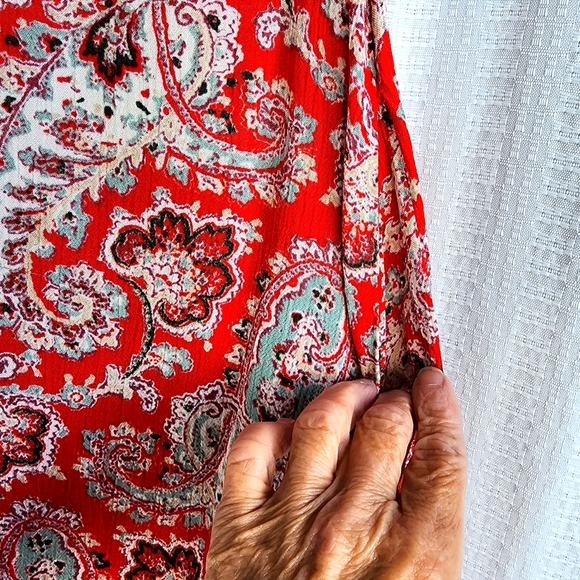 NWOT  RED PAISLEY SWING HALTER TOP AMERICAN EAGLE OUTFITTERS - SIZE XXS - Picture 5 of 7